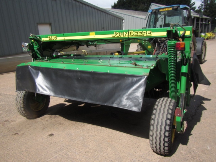 John Deere 1365 mower conditioner