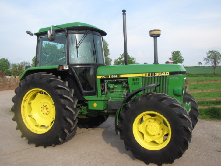 John Deere 3640