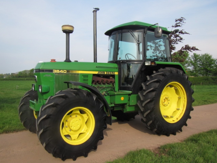 John Deere 3640