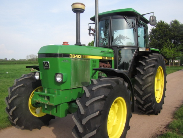 John Deere 3640