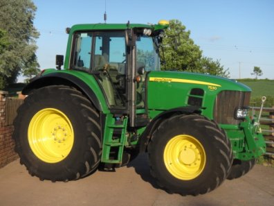 John Deere 7530