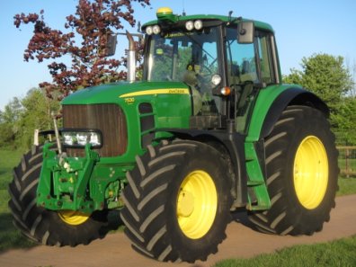 John Deere 7530