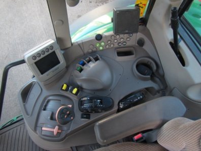 John Deere 7530