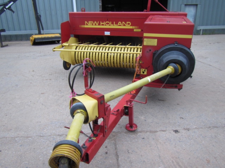 New Holland 570 baler
