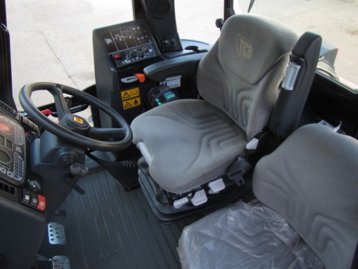 JCB 2170 Plus Fastrac