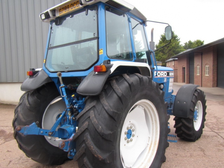 Ford 8210
