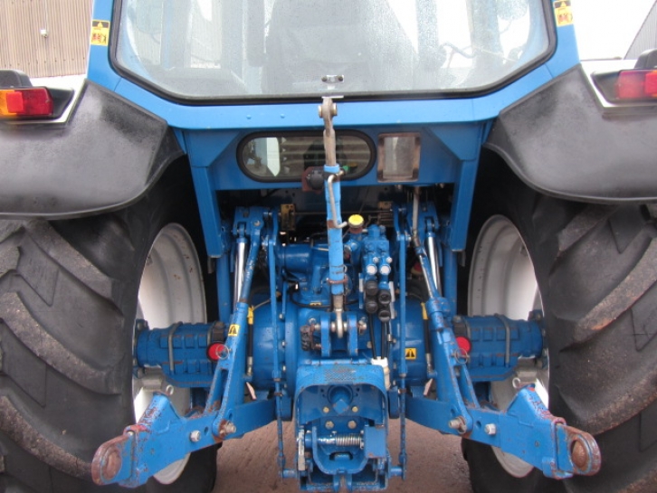 Ford 8210