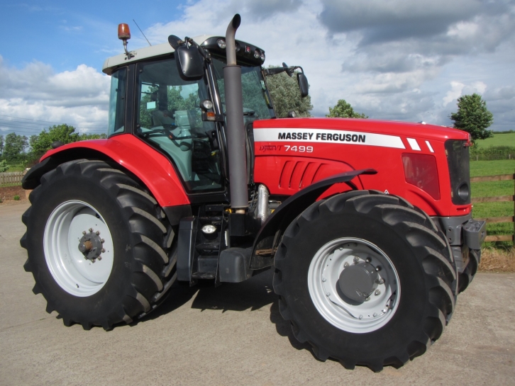 Massey Ferguson 7499