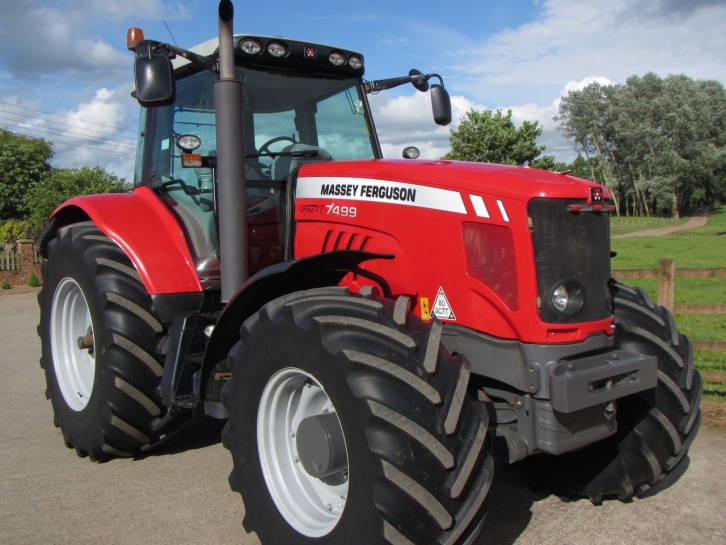 Massey Ferguson 7499
