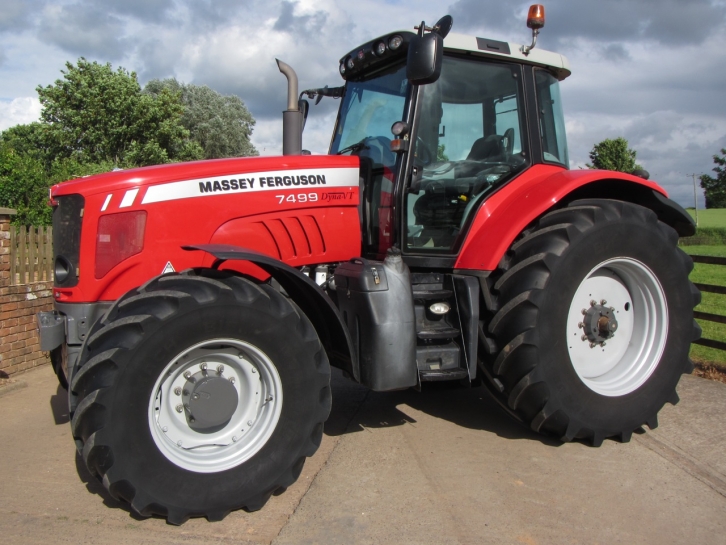 Massey Ferguson 7499
