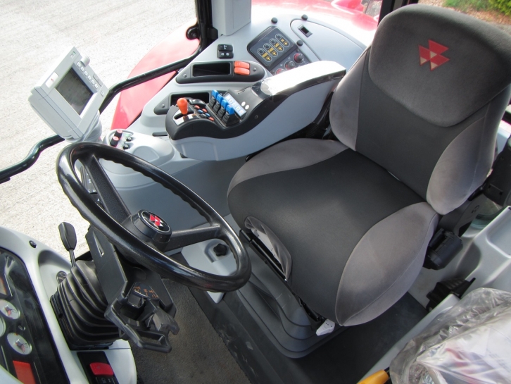Massey Ferguson 7499