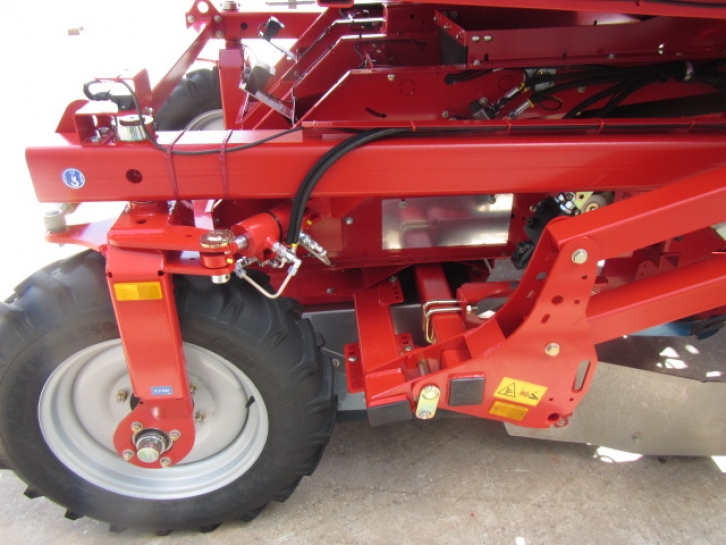 Grimme GB215 Potato planter