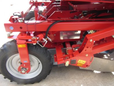 Grimme GB215 Potato planter