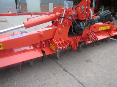 Kuhn HR5004 5 Metre power harrow