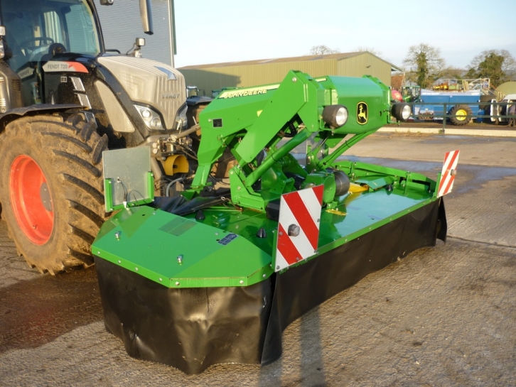 John Deere 381 rear and 131 front mower conditioner