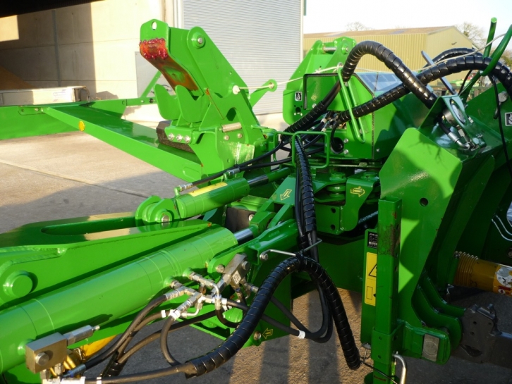 John Deere 381 rear and 131 front mower conditioner