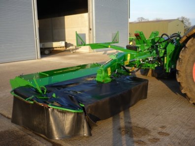 John Deere 381 rear and 131 front mower conditioner