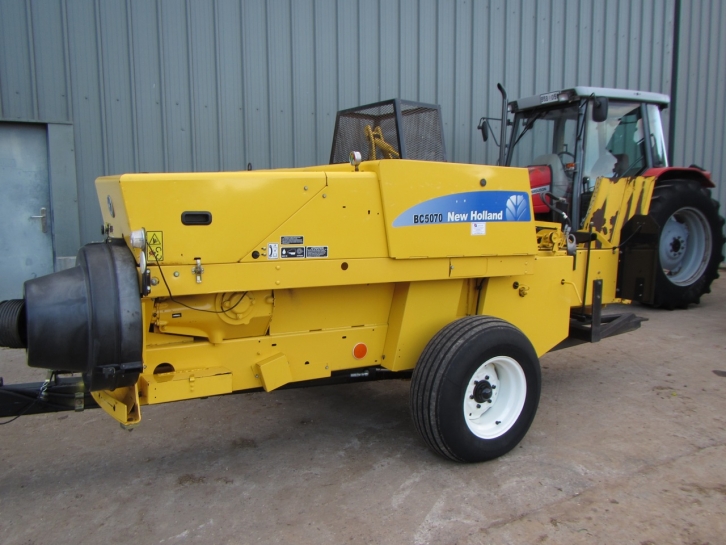 New Holland BC5070 conventional baler