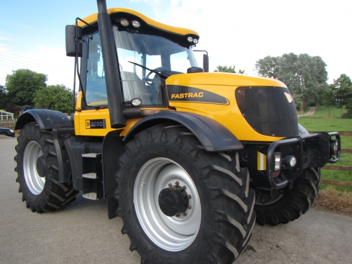 JCB 3230 Plus