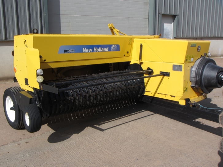 New Holland BC5070 conventional baler