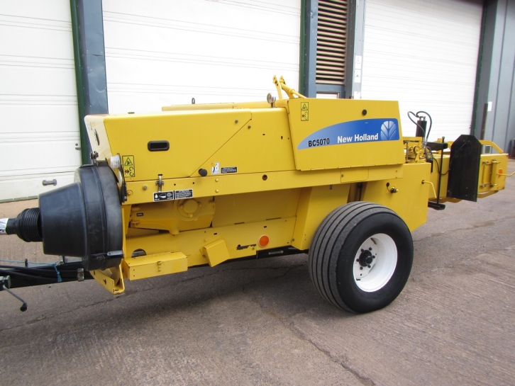 New Holland BC5070 conventional baler