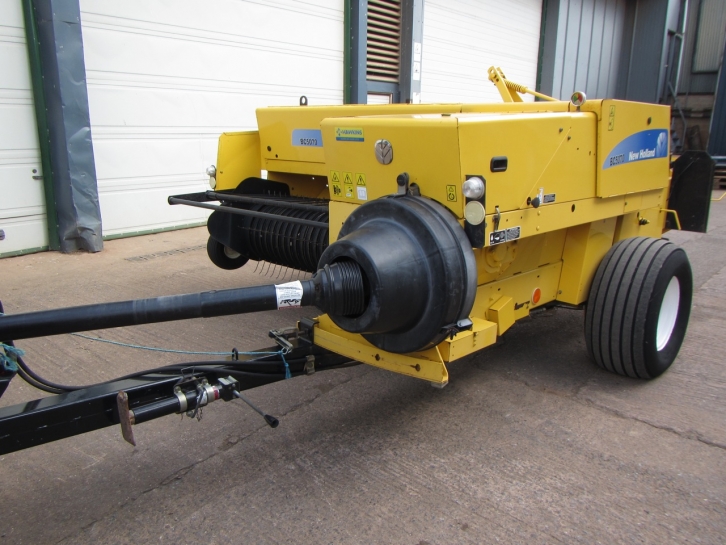 New Holland BC5070 conventional baler