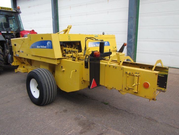 New Holland BC5070 conventional baler