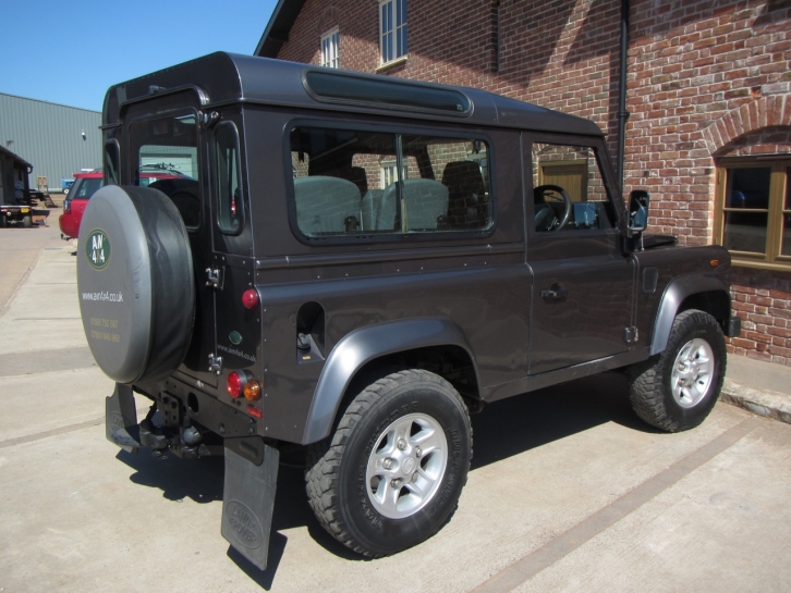 Land Rover 90 Station Wagon TD5