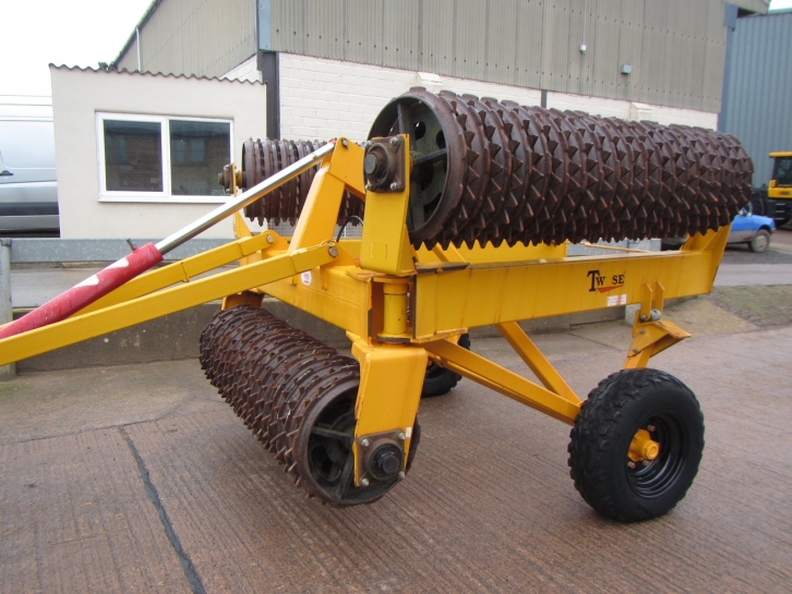 Twose hydraulic folding Cambridge rollers
