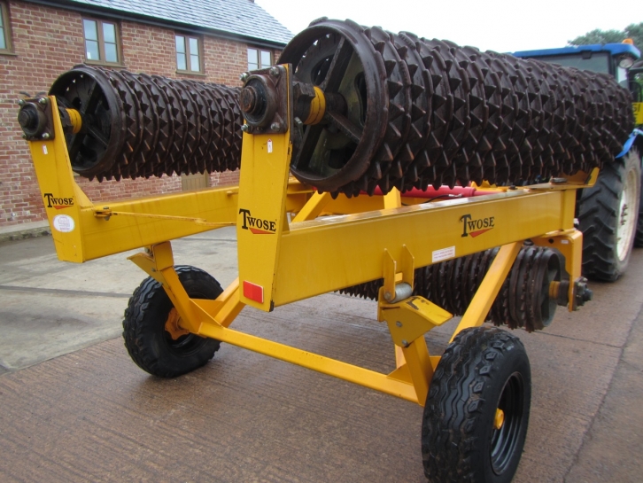 Twose hydraulic folding Cambridge rollers