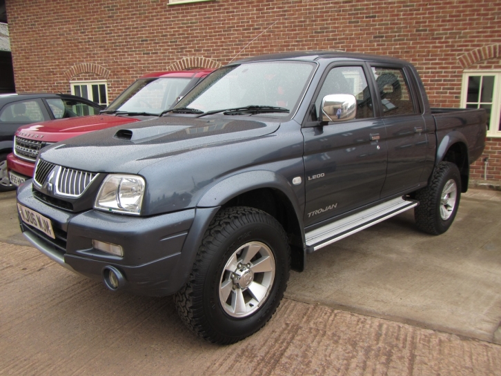 Mitsubishi L200 Trojan double cab pickup