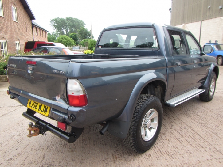 Mitsubishi L200 Trojan double cab pickup