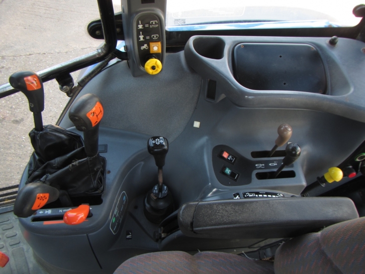New Holland TS115