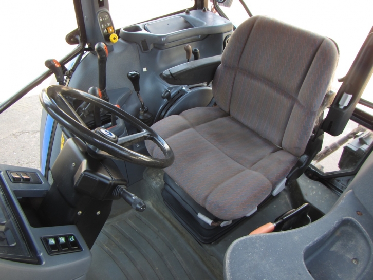 New Holland TS115