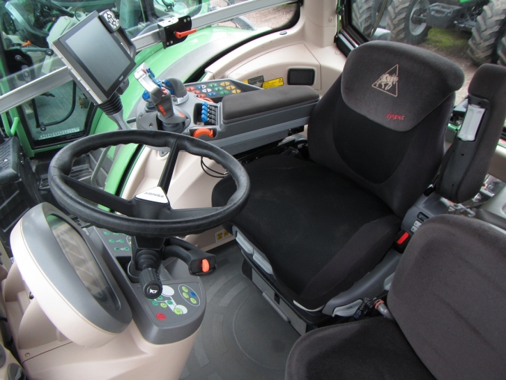 Fendt 828 Profi-Plus