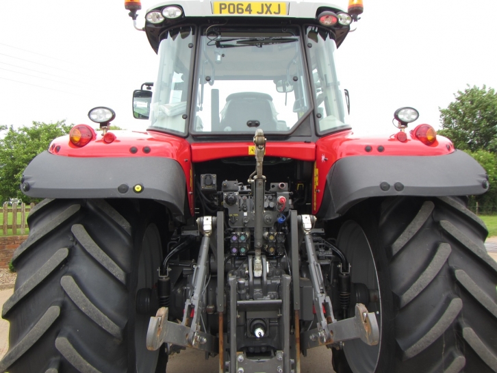 Massey Ferguson 7624 Efficient