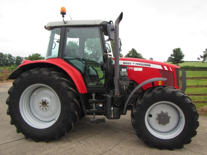 Massey Ferguson 5470