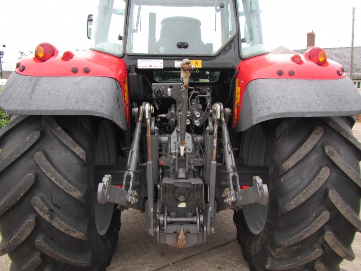 Massey Ferguson 5470