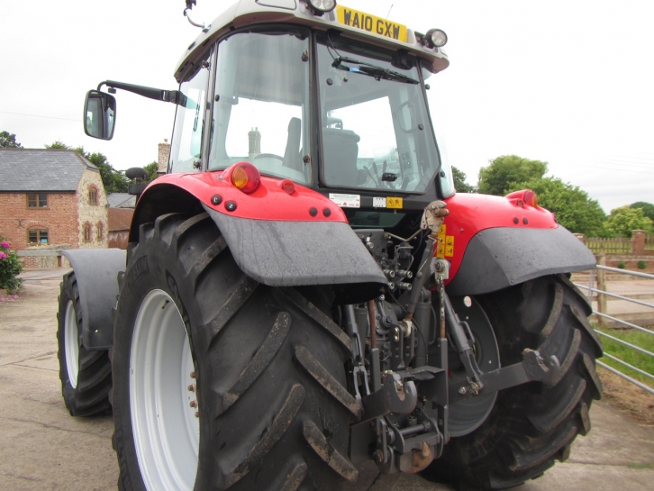 Massey Ferguson 5470
