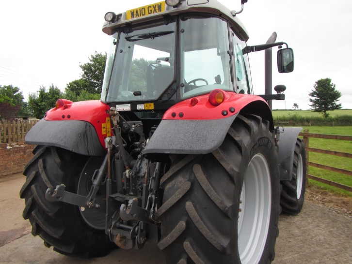 Massey Ferguson 5470