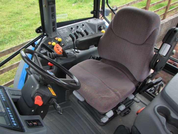 New Holland TM155