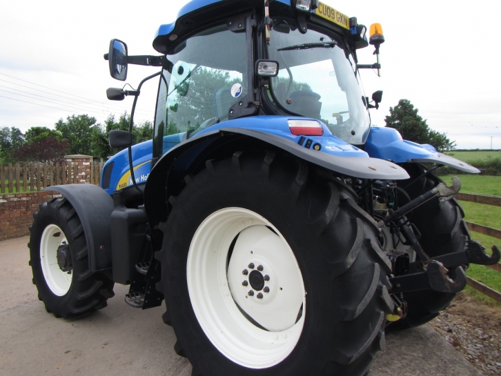 New Holland T6030 Plus