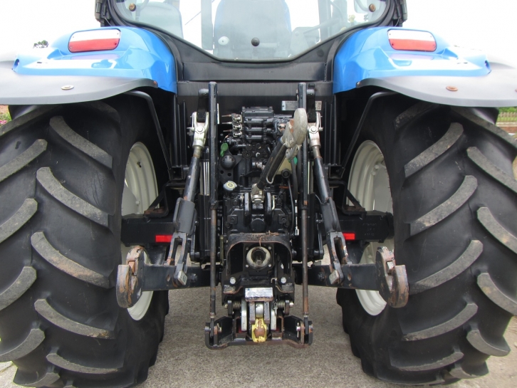 New Holland T6030 Plus