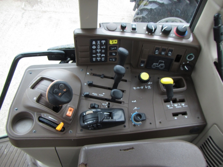 John Deere 6620