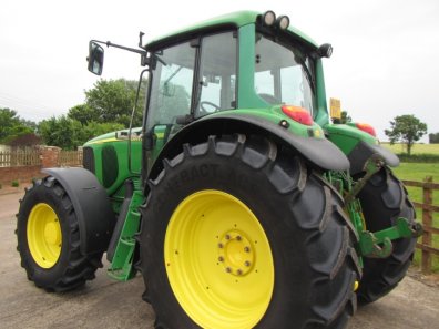 John Deere 6620