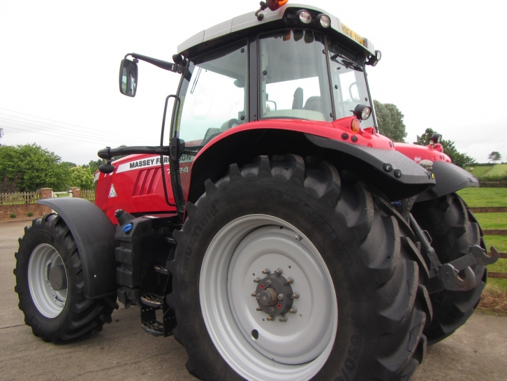 Massey Ferguson 7624 Efficient