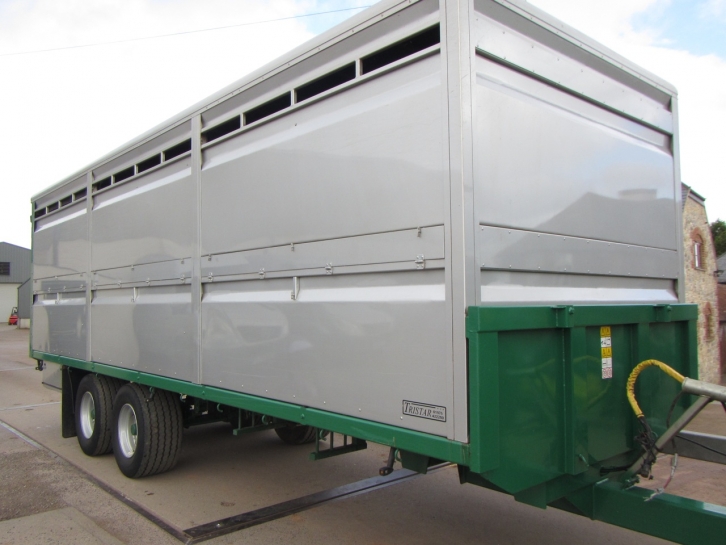 Bailey 25ft livestock trailer