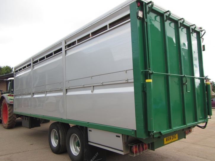 Bailey 25ft livestock trailer