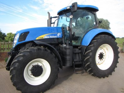 New Holland T7040