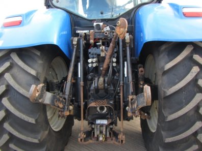 New Holland T7040